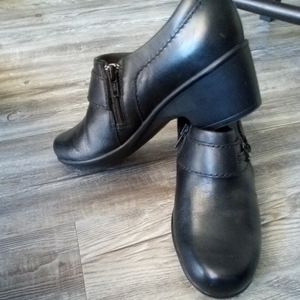 Clarks Women's Genette Curve Shooties